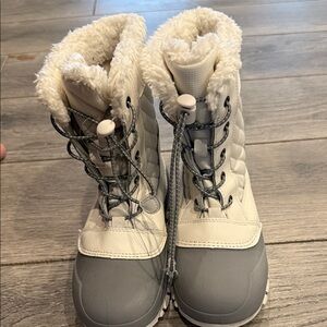 Kids Winter Boots - White and Gray